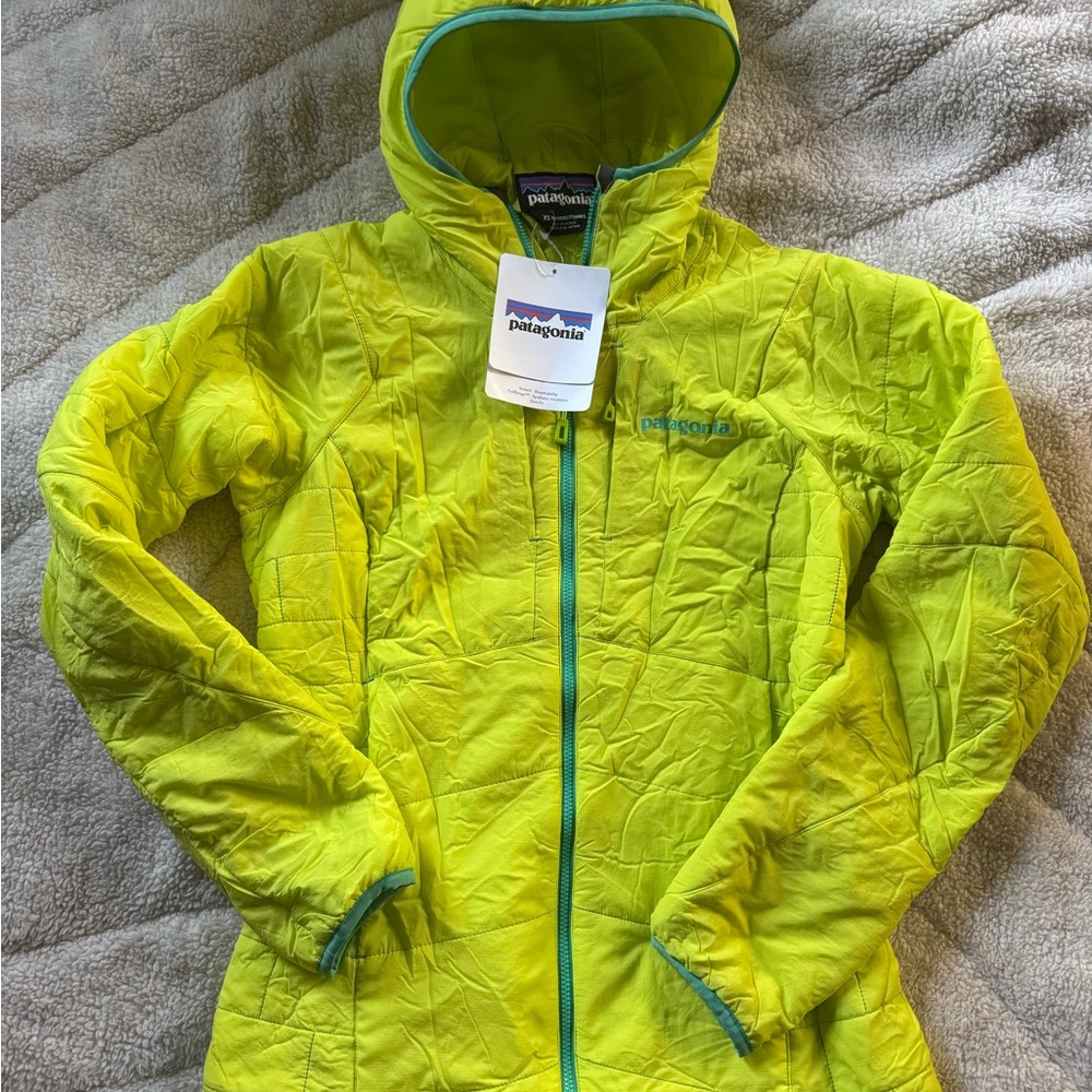 Patagonia Women’s Nano Air Hoody - Picture 2 of 6